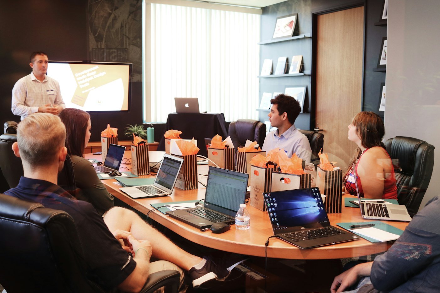 Florin advisors meeting with a client